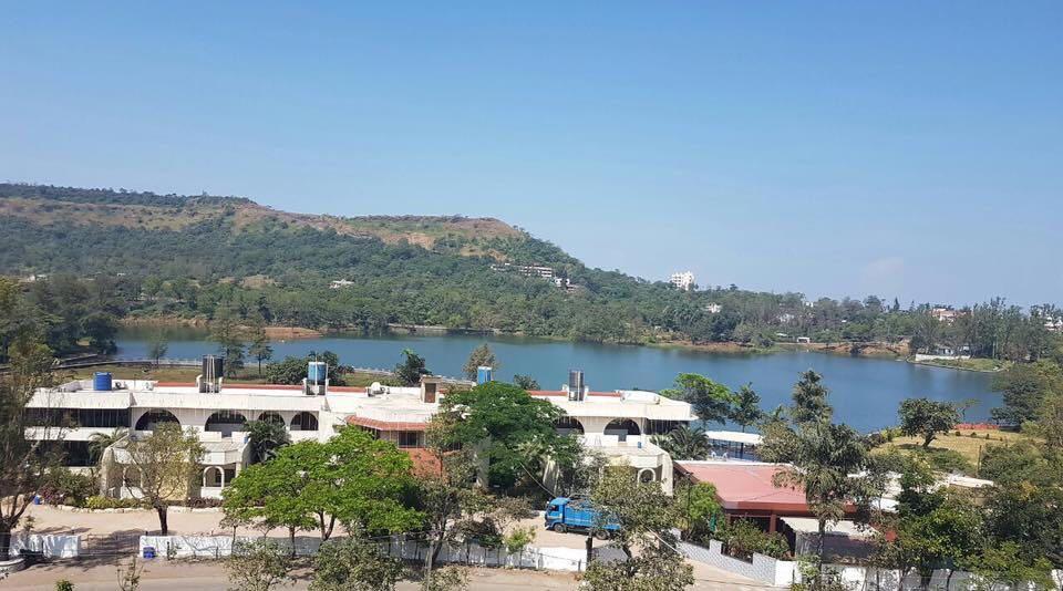 Savshanti Lake Resort Сапутара Екстериор снимка